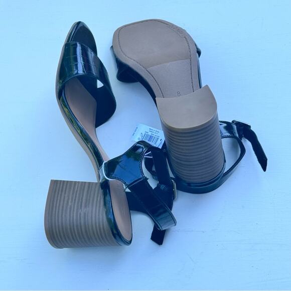 Old Navy Black Jack Heel Ankle Strap Sandals
Sz 8
NWT - Picture 6 of 9